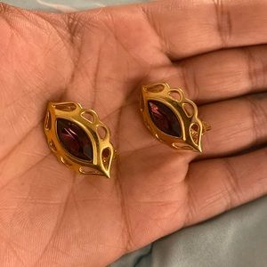 No brand beautiful earrings